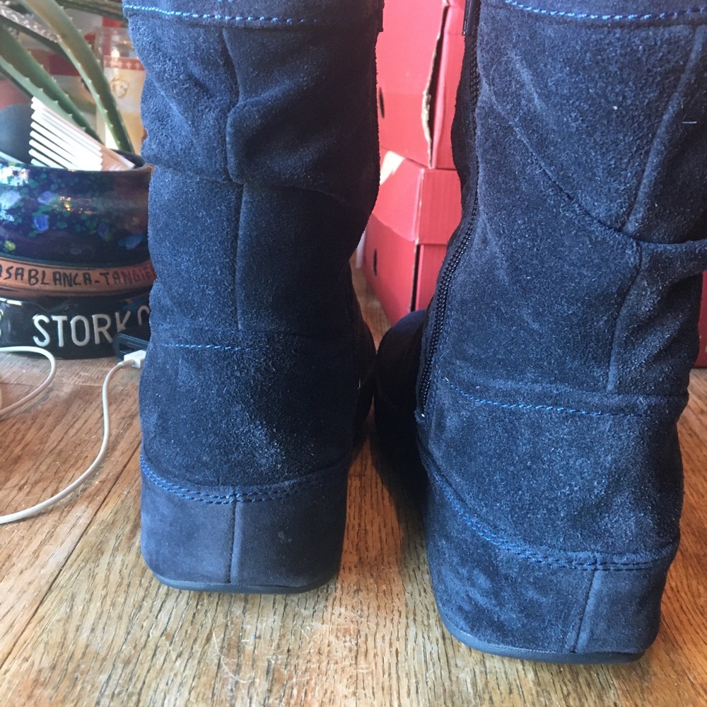 **SOLD**FitFlop Tall Navy Suede Crush Boot Women's Size 7, but Fits Like a 7/8 - Picture 4 of 11